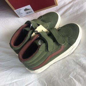 NWT Vans Boys Sk8-Mid Shoes